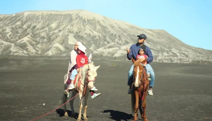 Menjelajah Keindahan Alam Gunung Bromo, Jawa Timur: Tips Liburan dari Sobat Perjalanan